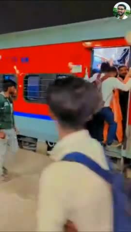 कब तक बिहार के लोग ऐसे सफर करेंगे ट्रेन में?
#bihar #bihari