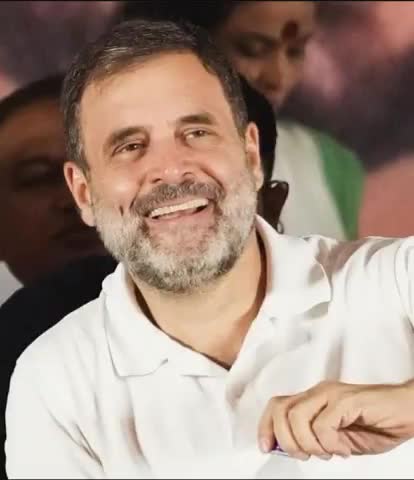 संविधान के रक्षक, महिलाओं ,युवाओं, बेरोजगार की आवाज जननायक राहुल गांधीजी को जन्मदिन की हार्दिक शुभकामनाएं!
#HappyBirthdayRahulGandhi