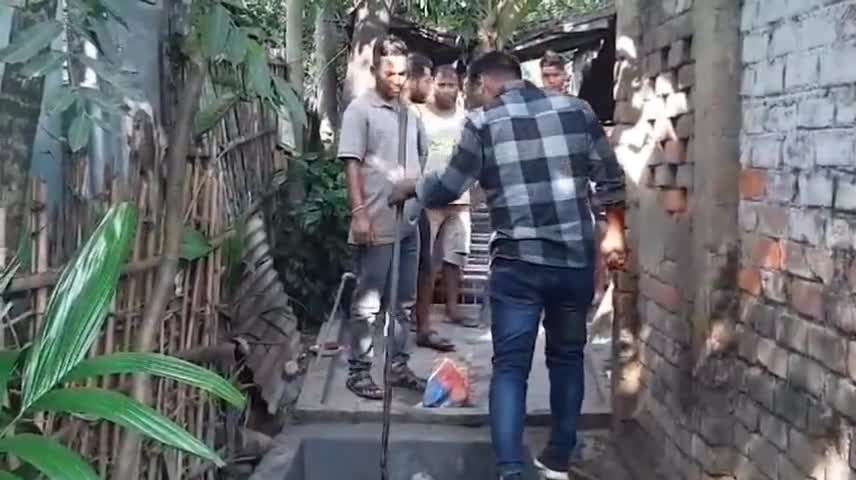 খড়িবাড়ি: খড়িবাড়ির দেবুরাম জোতে অর্ধ সমাপ্ত সোকপিটে পড়ে মৃত্যু হল এক শিশুর