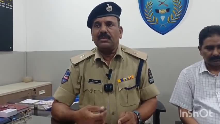 గండిపేట్: బండ్ల గూడెలో రౌడీ షీటర్ లకు కౌన్సెలింగ్ ఇచ్చిన అడిషనల్ డీసీపీ స్వామి