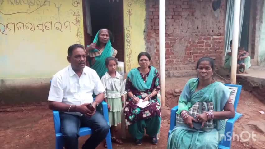 ବିଷମକଟକ: ଢେପାଗୁଡା ଗାଁରେ ମାତୃହରା ଶିଶୁ କନ୍ୟାକୁ ଭେଟିଲେ ବିଷମକଟକ ବିଡିଓ, ସହାୟତା ପାଇଁ ଦେଲେ ଆଶ୍ଵାସନା