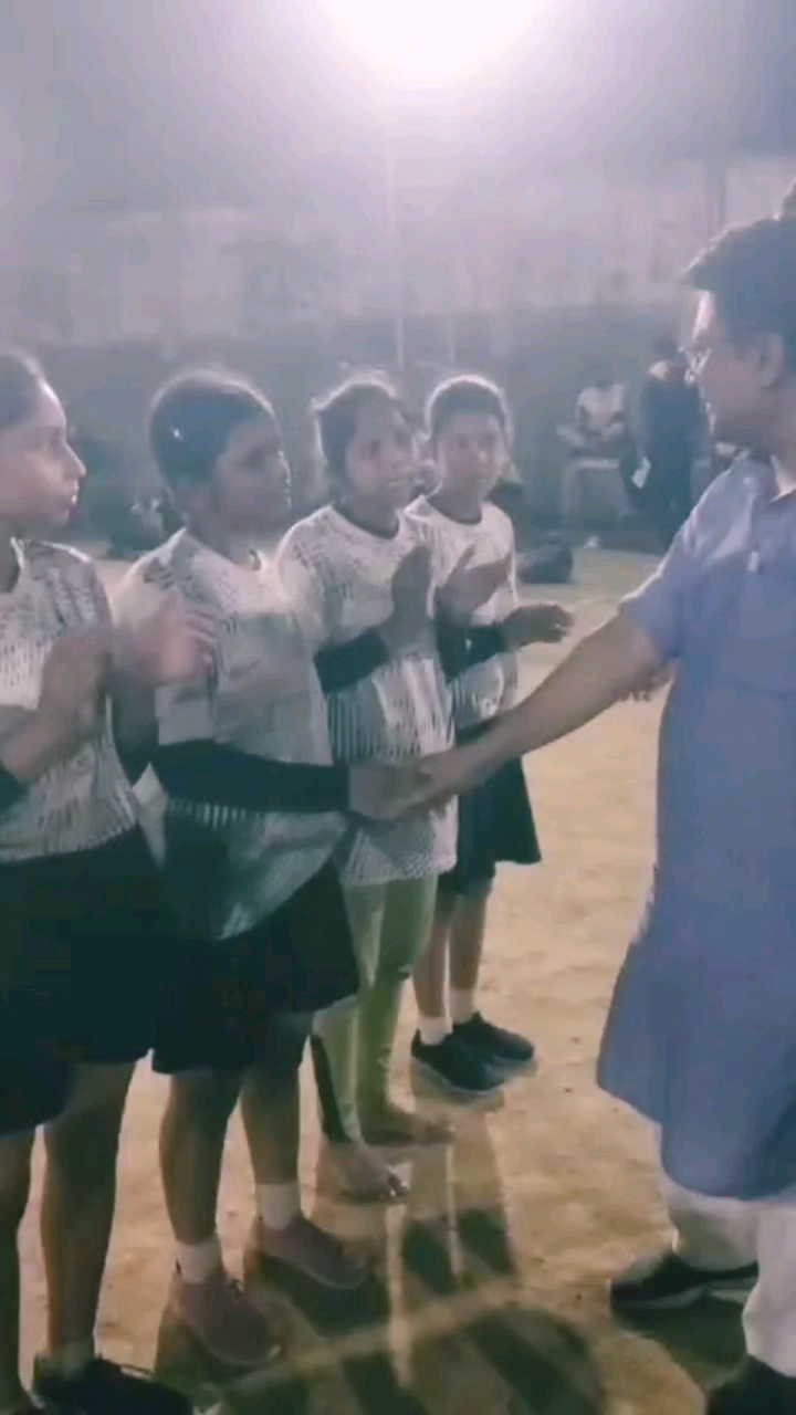 मनेर के शेरपुर में विगत दिनों आयोजित "बिहार स्टेट सब-जूनियर गर्ल्स हैंडबॉल प्रतियोगिता" के प्रतिभागियों से मिला। #Maner