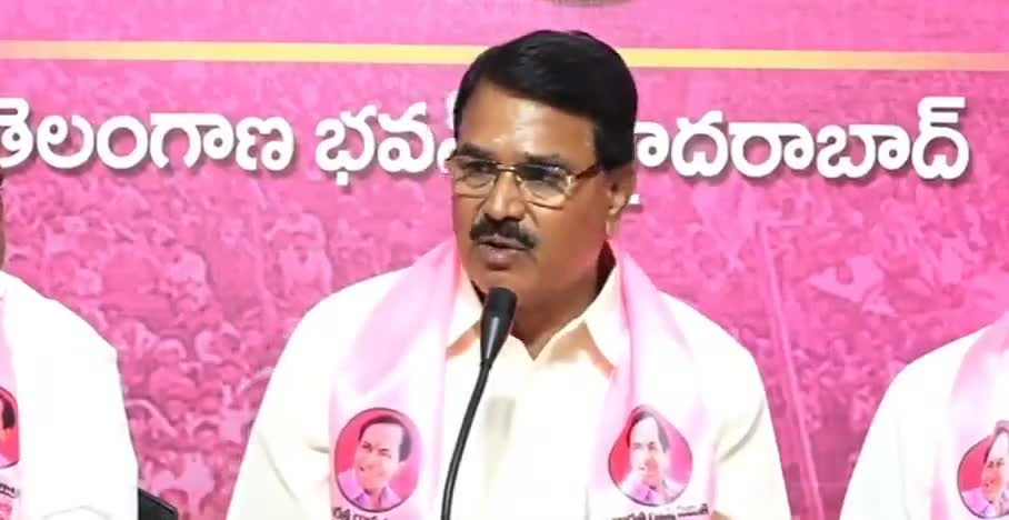 షేక్ పేట్: బంజారాహిల్స్ లో రైతు రుణమాఫీ పై ప్రభుత్వం రైతు లను మోసం చేస్తోందన్నారు మాజీ మంత్రి నీరంజన్ రెడ్డి
