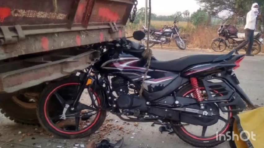 तासगाव: भिवघाट रस्त्यावर उभ्या ट्रॅक्टरला मोटारसायकलची पाठीमागून धडक, दुचाकीस्वाराचा मत्यू