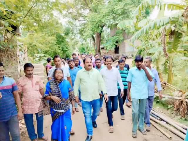 আমতা ২: উত্তর ভাটোর থেকে চিৎনান দক্ষিণপাড়া পর্যন্ত নদী বাঁধ নির্মাণ পরিদর্শন করলেন আমতার বিধায়ক