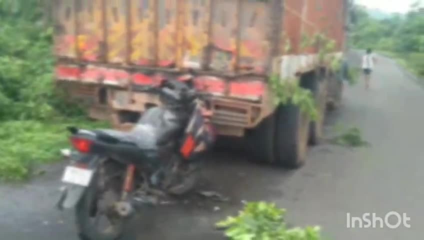मुरुड: मिठेखार नजिक बंद असलेल्या ट्रकला मोटर सायकलची पाठीमागून ठोकर लागून अपघात - मोटर सायकल स्वार मयत