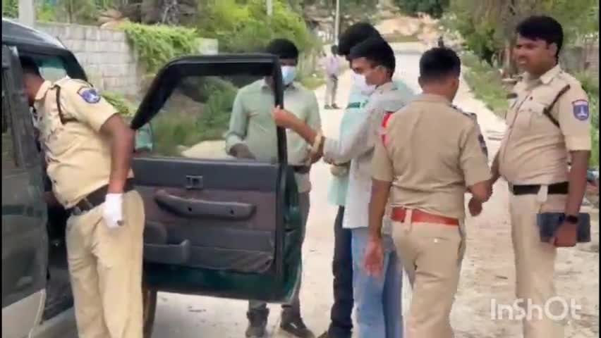 గండిపేట్: రంగారెడ్డి జిల్లా నార్సింగి లో వ్యక్తి దారుణ హత్య.. గొంతు కోసి ఇజాయత్ అలీ అనే వ్యక్తి హత్య.. విచారణ చేపట్టిన పోలీసులు