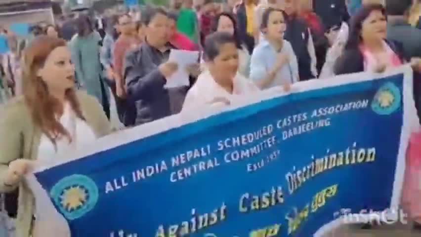 কার্শিয়ং: অখিল ভারতীয় নেপালি অনুসচিত জাতিসংঘের পক্ষ থেকে একাধিক দাবি নিয়ে কার্শিয়ায়ে একটি মিছিলের আয়োজন করা হল
