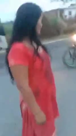 ye ladki kisi ki bhi ho padriya chauraha par aa jaye.@