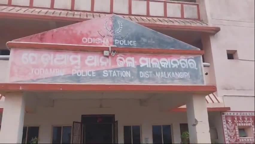 ଚିତ୍ରକୋଣ୍ଡା: ଏଲମପକା ଗ୍ରାମରେ ନିଜର ୩ ବର୍ଷର ନାବାଳିକା ଝିଅକୁ ଦୁଷ୍କର୍ମ କଲେ ବାପା, ବାପାକୁ ଗିରଫ କଲା ଯୋଡ଼ାଆମ୍ବ ପୋଲିସ