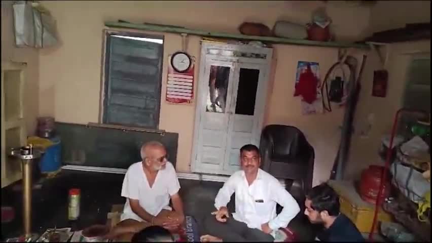 કોટડા સાંગાણી: રાજકોટના પારડી ગામે વીજ્ઞાન જાથા દ્વારા ભુવાને  ઝડપી પાડવામાં આવ્યો