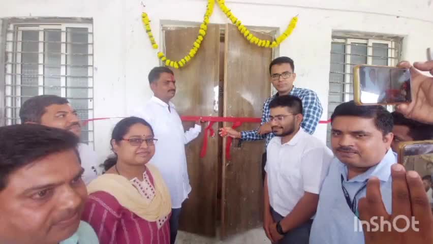 वाशी: जिल्ह्यातील जास्तीत जास्त शेतकऱ्यांनी रेशीम शेतीची लागवड करावी: जिल्हाधिकारी डॉ. सचिन ओम्बासे