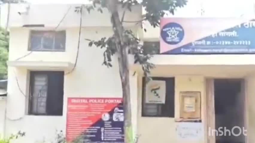 कडेगाव: कडेगाव तालुक्यातील कडेपूर येथील अवैध धंदे व सावकारी व्यवसाय करणाऱ्या सुधीर फडतरे टोळीवर कारवाई करण्याची महिलांची मागणी