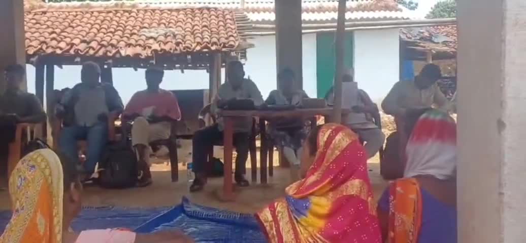 गुदड़ी: गुलिकेरा में मनरेगा कानून व आवास योजना को लेकर हुई बैठक, प्रखंड प्रमुख ने की अध्यक्षता