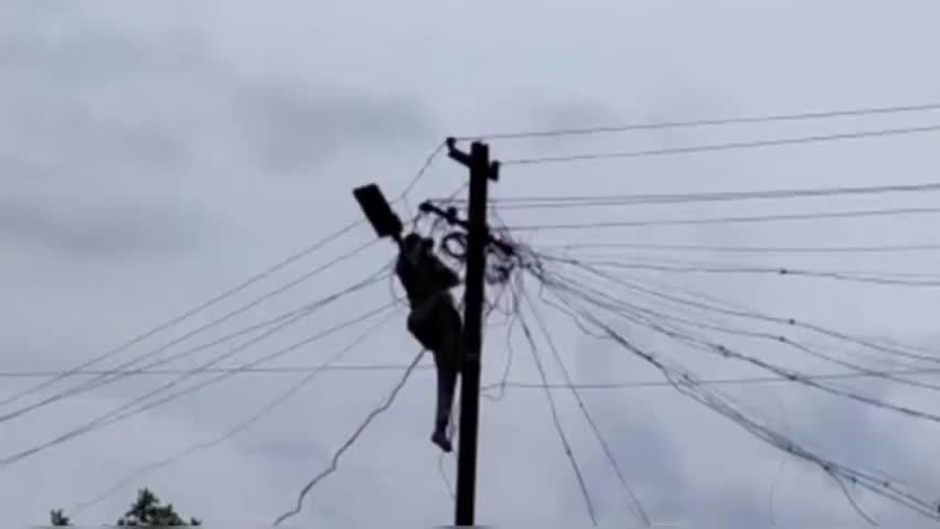 बल्लारपूर: विद्युत खांबावर विजेचा धक्का लागून कंत्राटी कामगाराचा मृत्यू;दादाभाई नवरोजी वार्डातील घटना