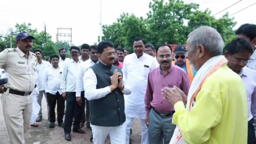 पालम: मुख्यमंत्री लाडके बहीण योजनेचे पात्र लाभार्थी घरोघरी जाऊन शोधा आमदार डॉ.रत्नाकर गुट्टे यांच्या तहसील कार्यालयात सूचना