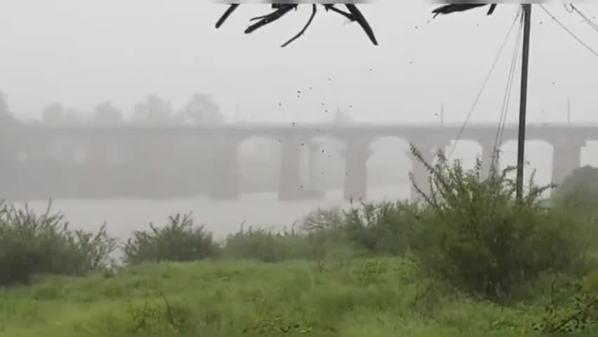 कोल्हापूर गगनबावडा मार्गावर मांडूकली येथे पाणी आल्याने वाहतूक बंद.