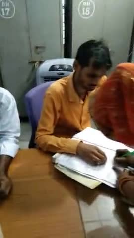 सदर अस्पताल सीतामढ़ी जिले का यह विडियो है और दो महीनों से जन्म प्रमाण पत्र का जो काम  नंही किया जा रहा है बोला जाता है