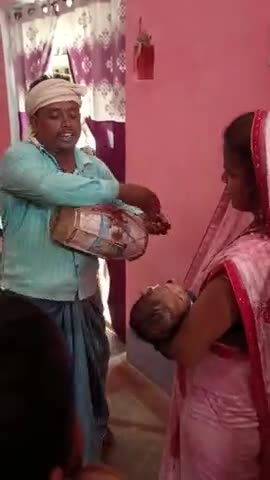 Aaj mere bhatiji ka janm ka aawaj se sawbhak ke rup pe kuchh pane ke liye aaye