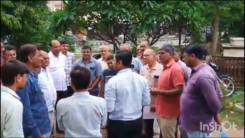 વીરપુર: તાલુકામાં ખેતીની વીજળી દિવસે આપવાની માંગ સાથે ખેડૂતોએ MGVCL કચેરી ખાતે આવેદનપત્ર અપાયું