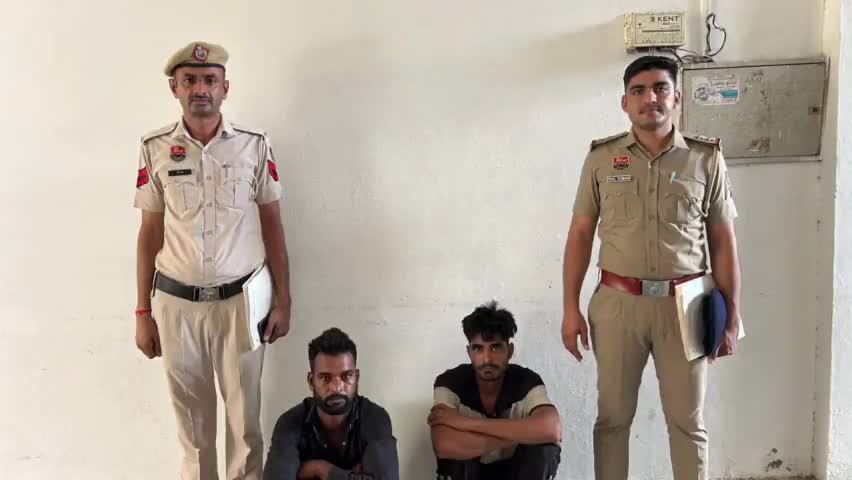 नारनौद: नारनौंद पुलिस ने सोलर प्लेट चोरी मामले में 2 आरोपी किए  गिरफ्तार, सोलर प्लेट बरामद।