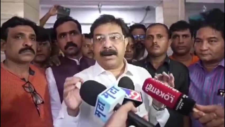 आमदार लाड यांनी धारावी पोलीस स्टेशनला जावून, आरोपींना कठोरातील कठोर शिक्षा करण्याची केली मागणी