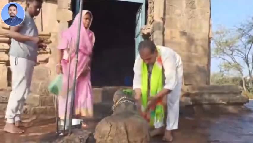 पवित्र सावन मास के दसवें दिवस पर आइए जानते हैं कोरबा जिले के पाली स्थित प्राचीन शिव मंदिर के बारे में।

देवाधिदेव महादेव की कृपा आप सभी पर सदैव बनी रहे।

#छत्तीसगढ़_के_शिवालय #Korba