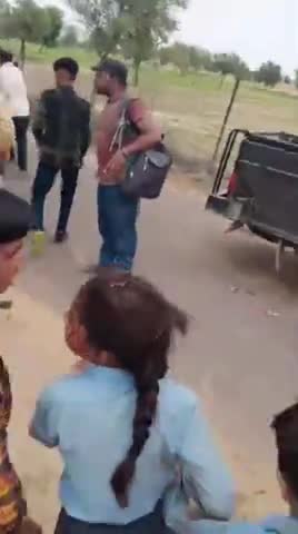 मेघसर, तारानगर में स्कूली बच्चों को ले जा रही  पिकअप गाड़ी के  दुर्घटनाग्रस्त होने से 2  की मौत