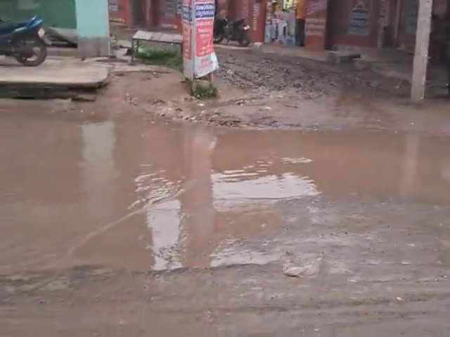 #teusabazar sarbahada roadka kharb ho chuka hai logo ko ane Jane me bahut prob hota hai.road ke bich. me gada hai.for..