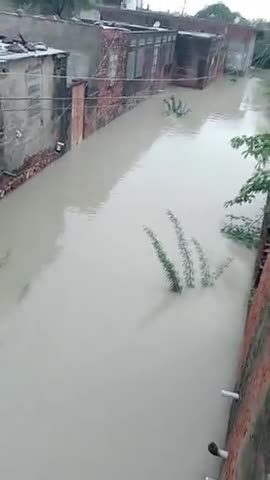 उनियारा वार्ड नंबर 2 के घरों में घुसा पानी