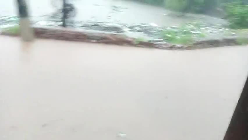 dhanipura gau me baarish ke reason se ghro me ghusa Pani 

sdm se bolne pe karbai nhi ki gai ab poora gau samasya ka #