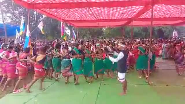 केशकाल:-विश्व आदिवासी दिवस परगना क्षेत्र ईरागाॅव में धूमधाम से मनाया गया.