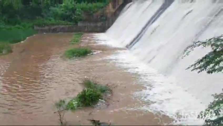 सबलगढ़: सबलगढ़ नगर में भारी बारिश के चलते हनुमानगढ़ी तालाब हुआ ओवरफ्लो, निगाह बनाए हुए हैं प्रशासन