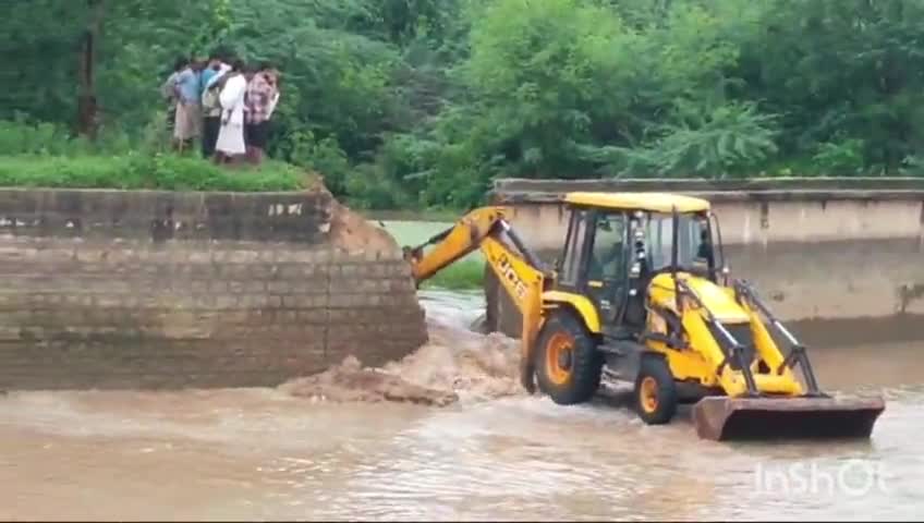 सबलगढ़: सबलगढ़ तहसील के टोंगा गांव स्थित तालाब फूटा, प्रशासन की सतर्कता से नहीं हुआ जान माल का अधिक नुकसान