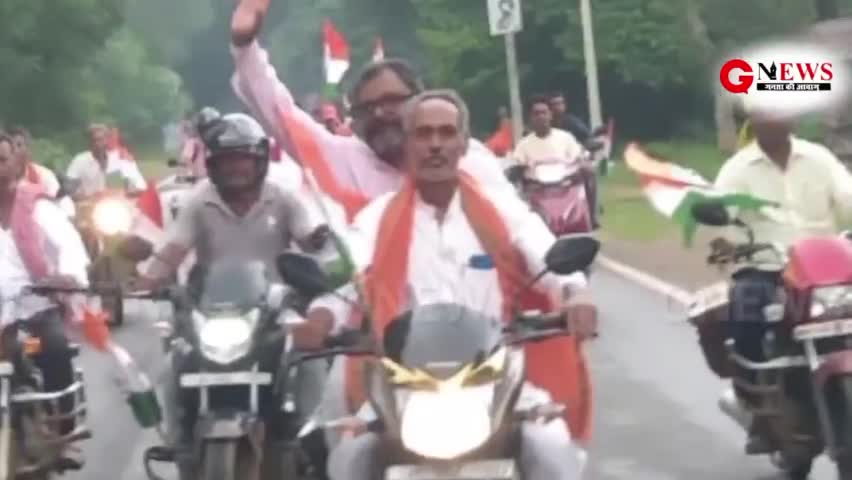 नरेन्द्र मोदी के आवाहन के बाद BJP कार्यकर्ताओं ने पोड़ैयाहाट में निकाली #तिरंगायात्रा ; सैकड़ों लोग हुए शामिल!