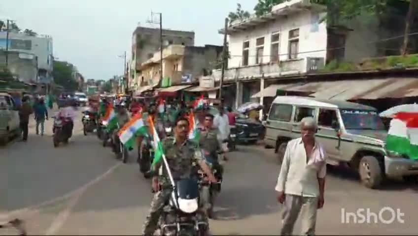 सबलगढ़: सबलगढ़ नगर के नवागत थाना प्रभारी श्री सोनपाल सिंह तोमर के नेतृत्व में पुलिस प्रशासन द्वारा निकाली गई आज तिरंगा यात्रा