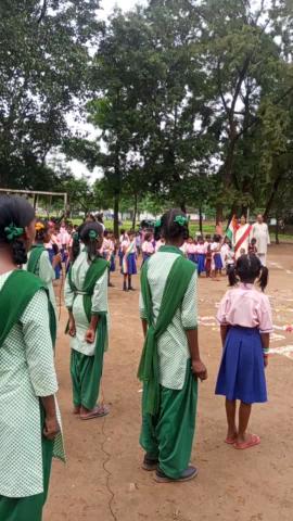 rajkiykrit madhy vidalay kandri mandar me jhandotolal kiya gaya
