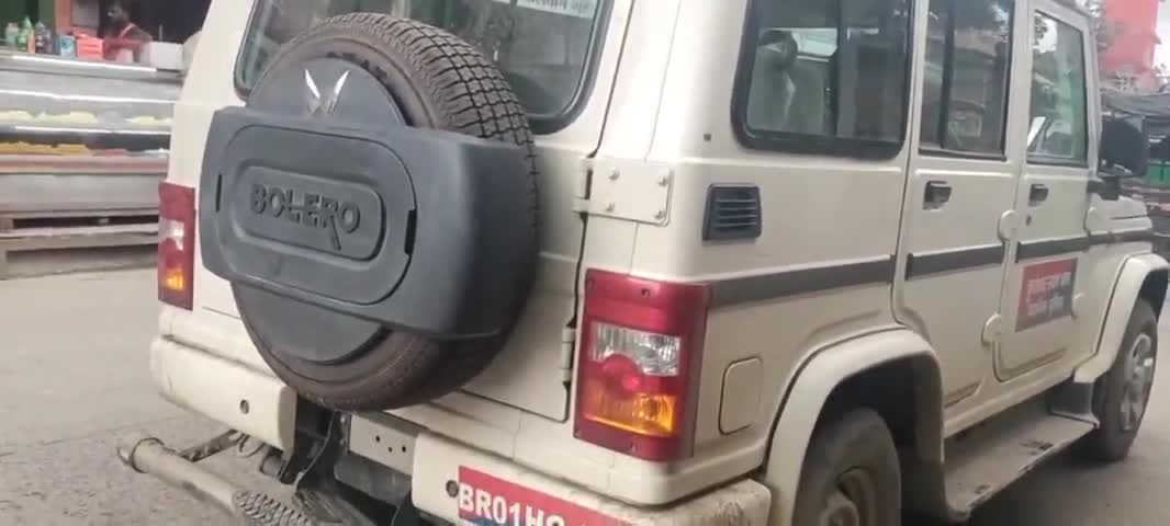 कुशेश्वर स्थान पूर्बी: कुशेश्वरस्थान थाना क्षेत्र के असमा गांव में पुलिस ने एक कार से भारी मात्रा में विदेशी शराब किया बरामद।