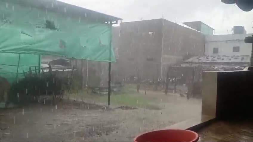 काटकूट में एक सप्ताह बाद बरसे बादल आधे घंटे तक हुई तेज बारिश