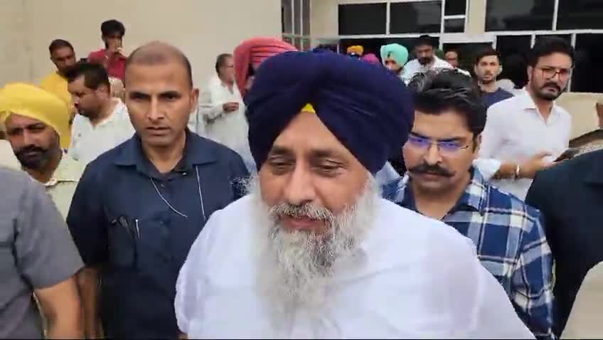 ਗਿੱਦੜਬਾਹਾ: ਗਿੱਦੜਬਾਹਾ ਹਲਕੇ ਦੇ ਪਿੰਡ ਭਾਰੂ ਅਤੇ ਹੁਸਨਰ ਵਿਖੇ ਪਹੁੰਚੇ ਸੁਖਬੀਰ ਸਿੰਘ ਬਾਦਲ, 3 ਦਿਨ ਦੇ ਵਿਧਾਨ ਸਭਾ ਸੈਸ਼ਨ ਤੇ ਚੁੱੱਕੇ ਸਵਾਲ