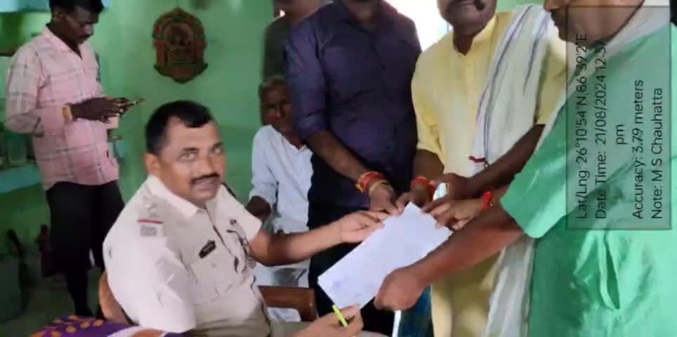 केिशनपुर: मध्य विद्यालय चौहाटा में चोरी मामले को लेकर ग्रामीणों ने पुलिस पदाधिकारियों के साथ की बैठक