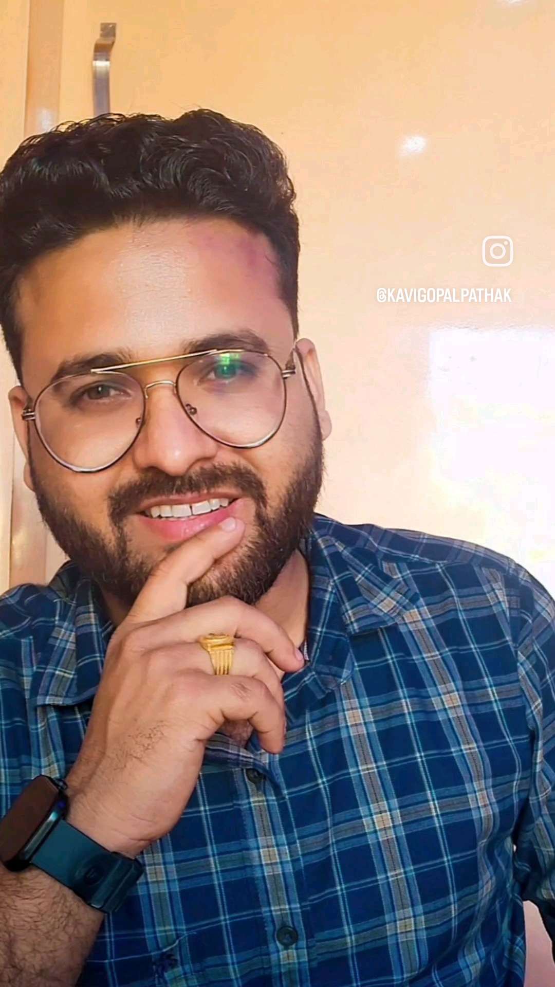 बड़ी आरजू थी मुलाकात की 




#kavigopalpathak #viral #viralvideo