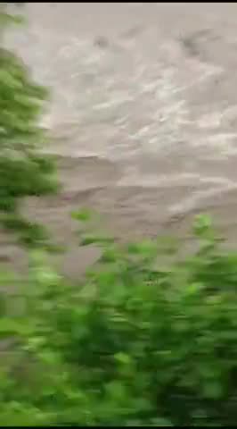 मेघातरी कुशहना में तीन दिन होने के बाद आज दोबारा बाढ़ का पानी फिर से गांव में आया । #बाढ़ #koderma