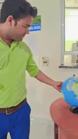 लोग मर जाते हैं पहचान बनाने के लिए.....



#kavigopalpathak #viralvideo