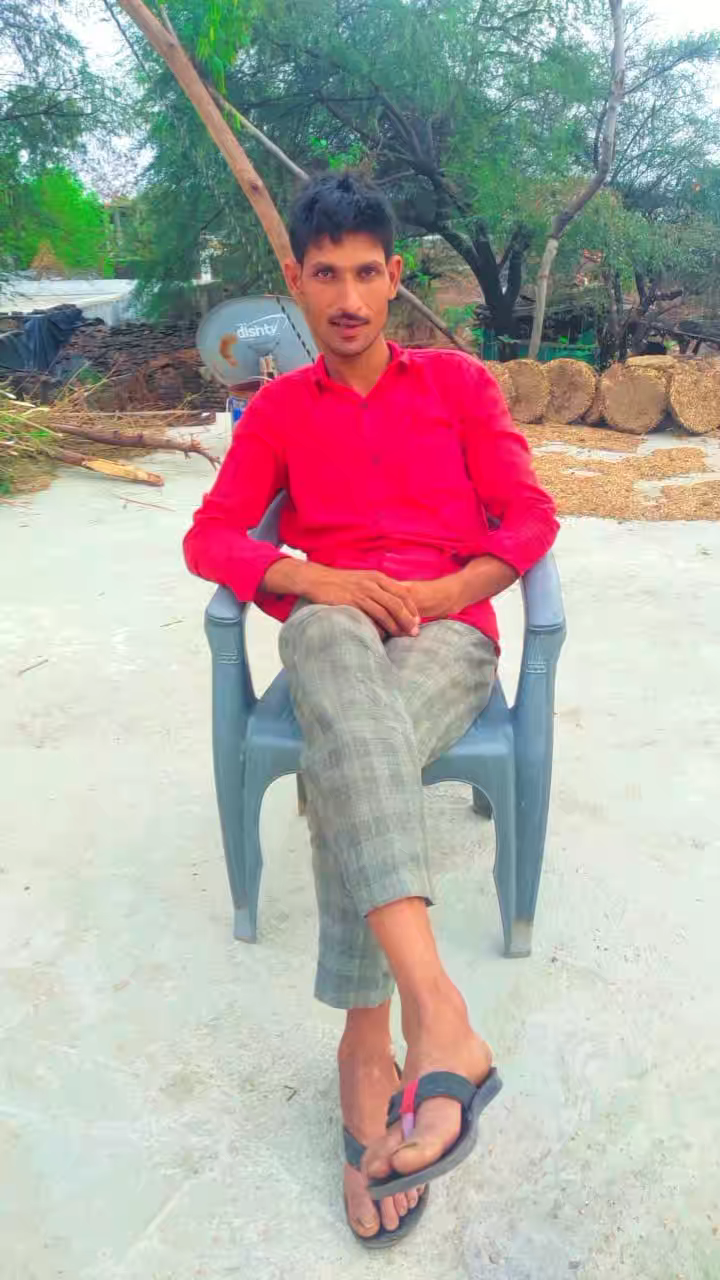 राकेश/मांगीलाल 31वर्ष मेघवाल राजपुरा बकानी जिला झालावाड़ राज.जो दि. 25/08/2024को रामदेवरा से गुम हो गया स.m.6377008206