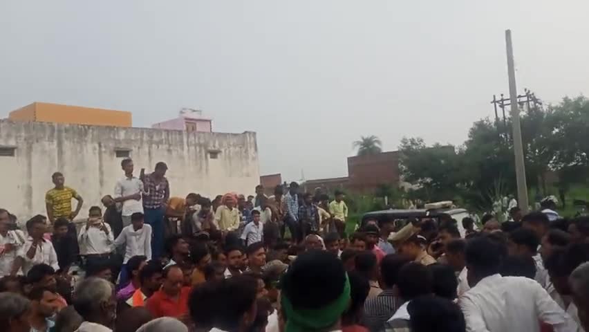 बिजली कर्मचारियों की वजह से हुआ बड़ा हादसा#newsaajtak#abp123 #amarujala#denik #aajadsamajparti news#upfastnews@