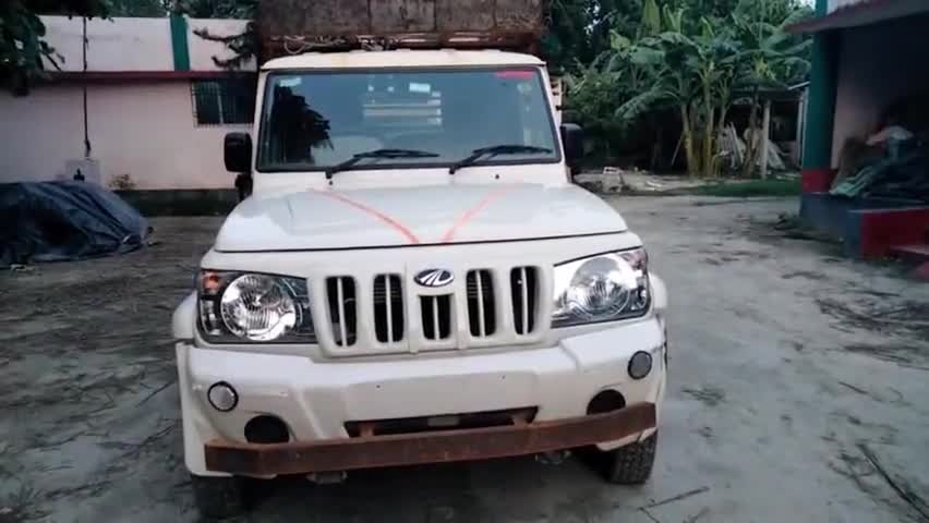 उजियारपुर थाना के बेलारी पंचायत में चाचा ने भतीजे कुंदन पर जानलेवा हमला हमला पर लूट रहे अपराधी को गाड़ी सहित घेरा।