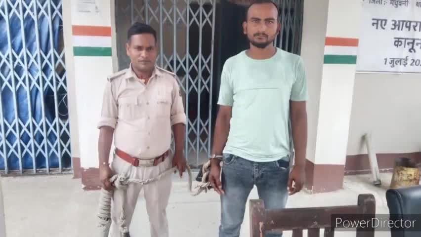 कलुआही: थाना पुलिस गश्ती दल ने हरिपुर गौरी दास टोल से 580 बोतल नेपाली देसी शराब के साथ एक युवक को किया गिरफ्तार, टेम्पो जब्त