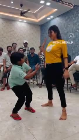 मईया री मईया री सॉन्ग पर जोर दार danch
#trendingposts #trendingpolitics #@