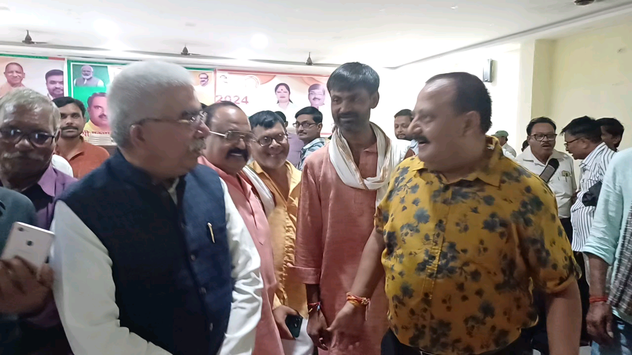 आज प्रभारी मंत्री श्री #राकेश सचान जी का बीजेपी पार्टी कार्यालय फतेहपुर मे सदस्यता अभियान की शुरुआत और जनसुनवाई की